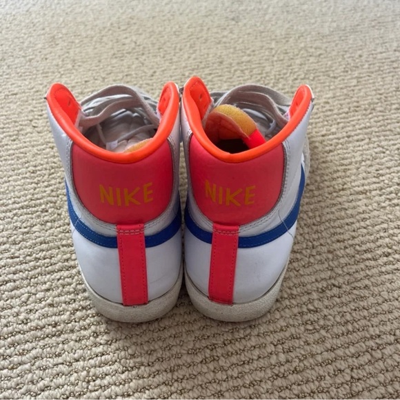 Nike Blazers - Picture 3 of 4